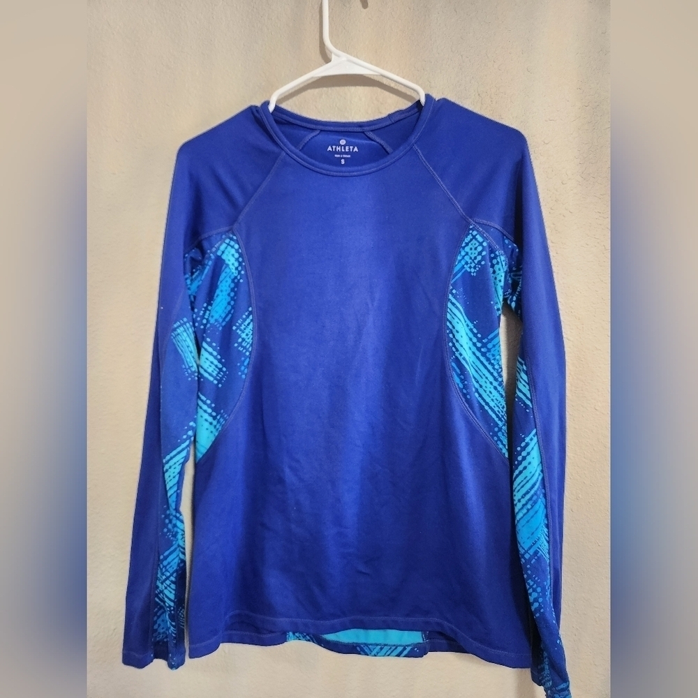 Athleta Blue Long Sleeve athletic Top size small